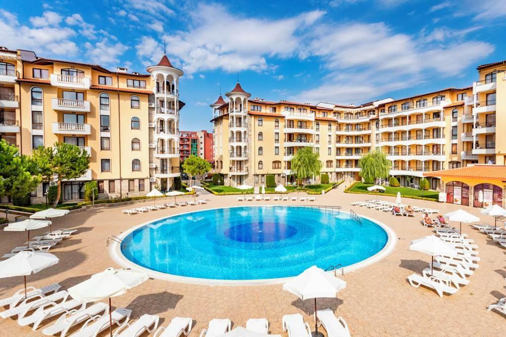 Holiday Apartcomplex Royal Sun ซันนีบีช ภายนอก รูปภาพ